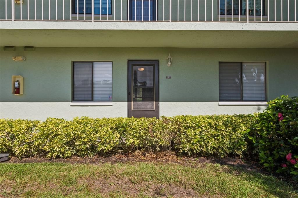 For Sale: $205,000 (2 beds, 2 baths, 1094 Square Feet)