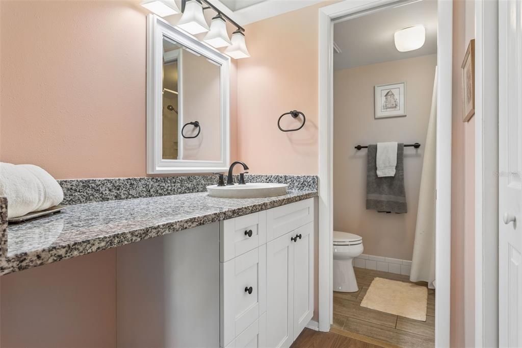 For Sale: $205,000 (2 beds, 2 baths, 1094 Square Feet)