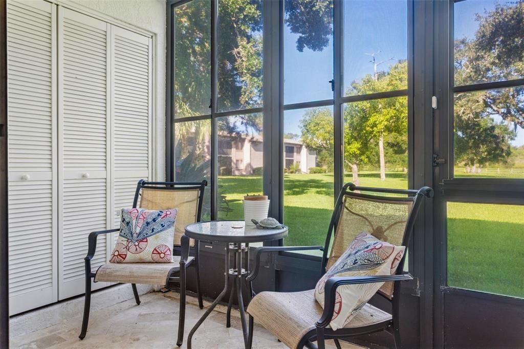 For Sale: $205,000 (2 beds, 2 baths, 1094 Square Feet)