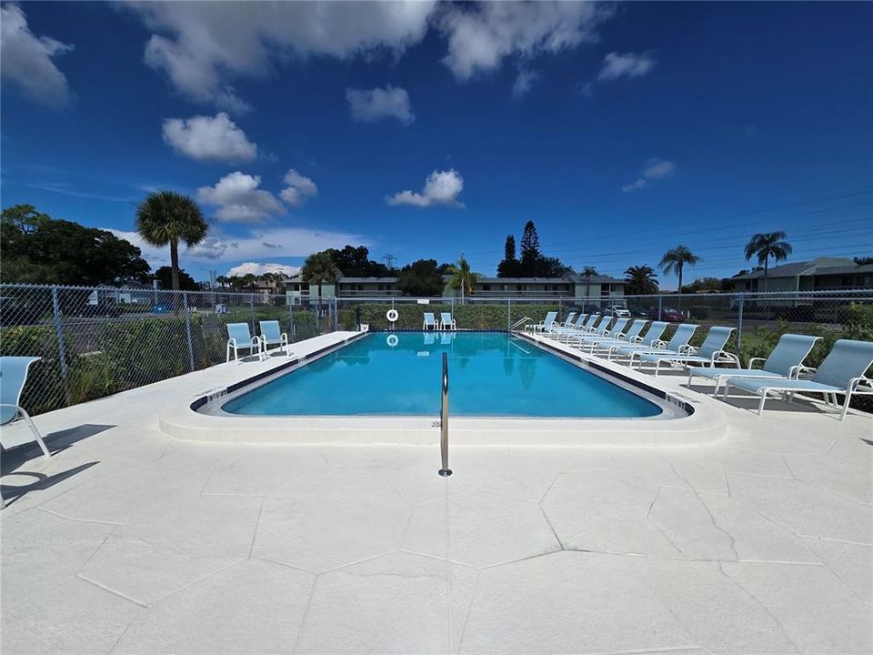 For Sale: $205,000 (2 beds, 2 baths, 1094 Square Feet)
