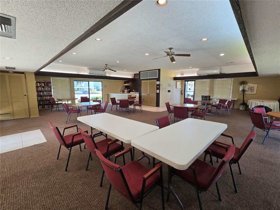 For Sale: $205,000 (2 beds, 2 baths, 1094 Square Feet)