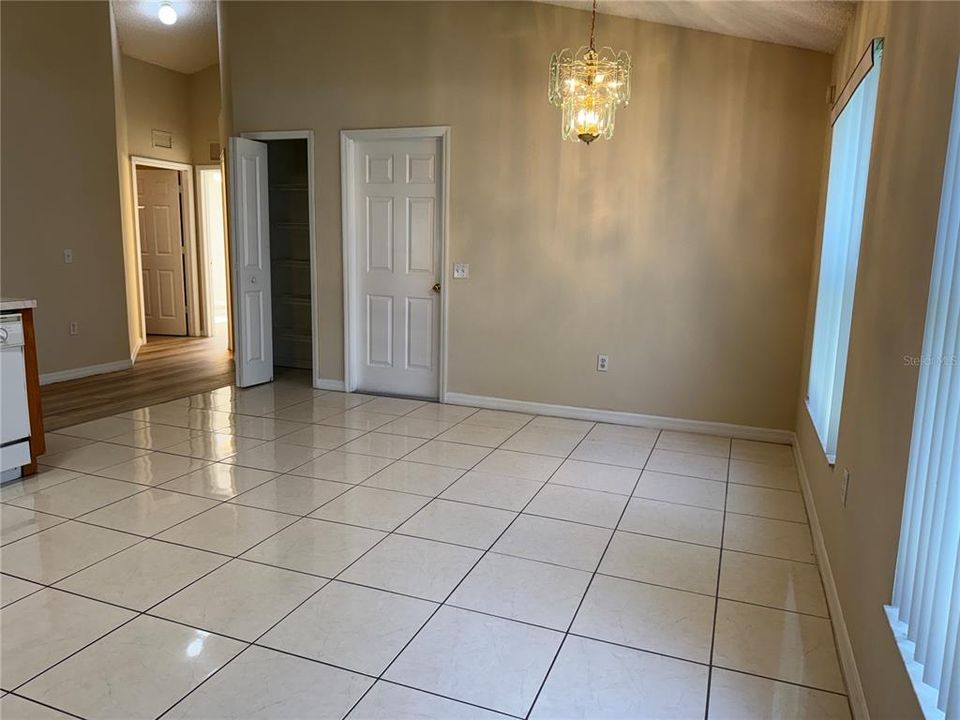 For Rent: $2,350 (4 beds, 3 baths, 1929 Square Feet)