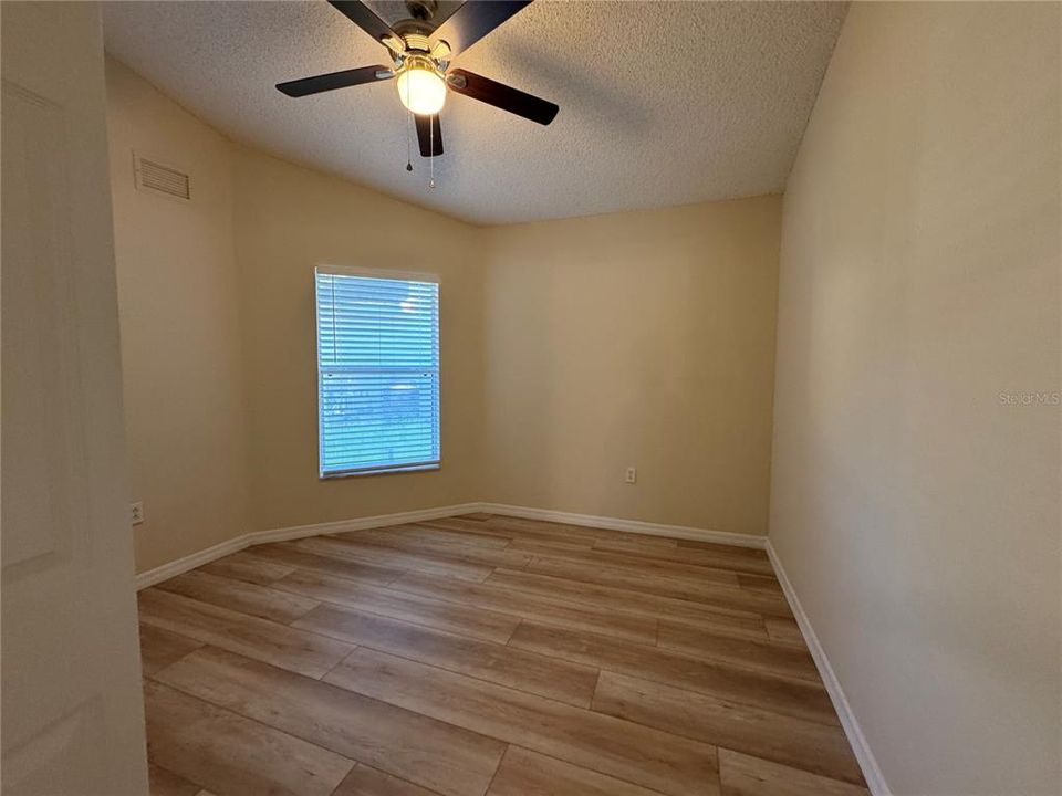For Rent: $2,350 (4 beds, 3 baths, 1929 Square Feet)