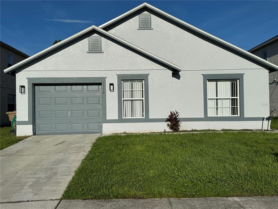 For Rent: $2,350 (4 beds, 3 baths, 1929 Square Feet)