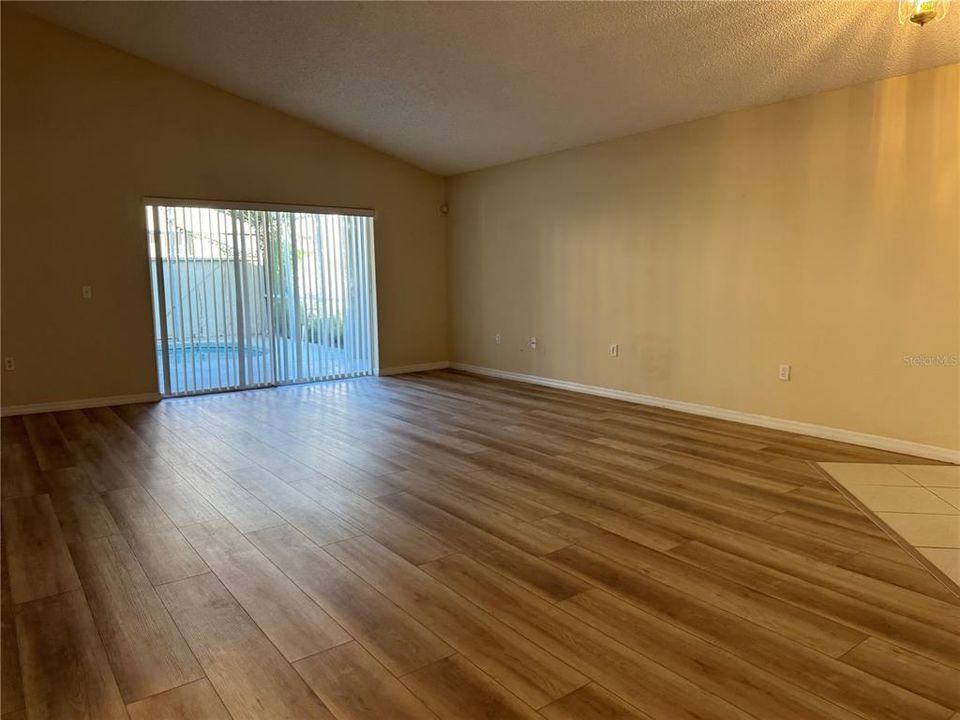 For Rent: $2,350 (4 beds, 3 baths, 1929 Square Feet)