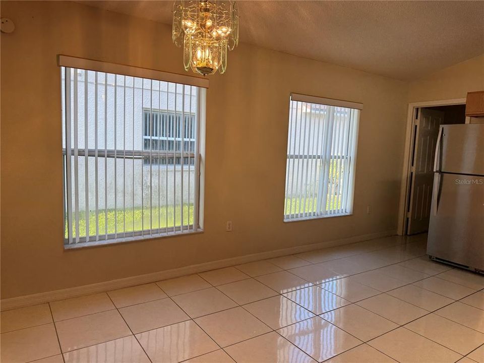 For Rent: $2,350 (4 beds, 3 baths, 1929 Square Feet)