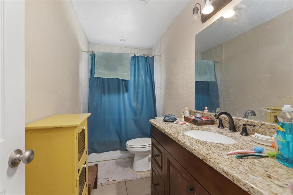 For Sale: $230,000 (3 beds, 1 baths, 1014 Square Feet)