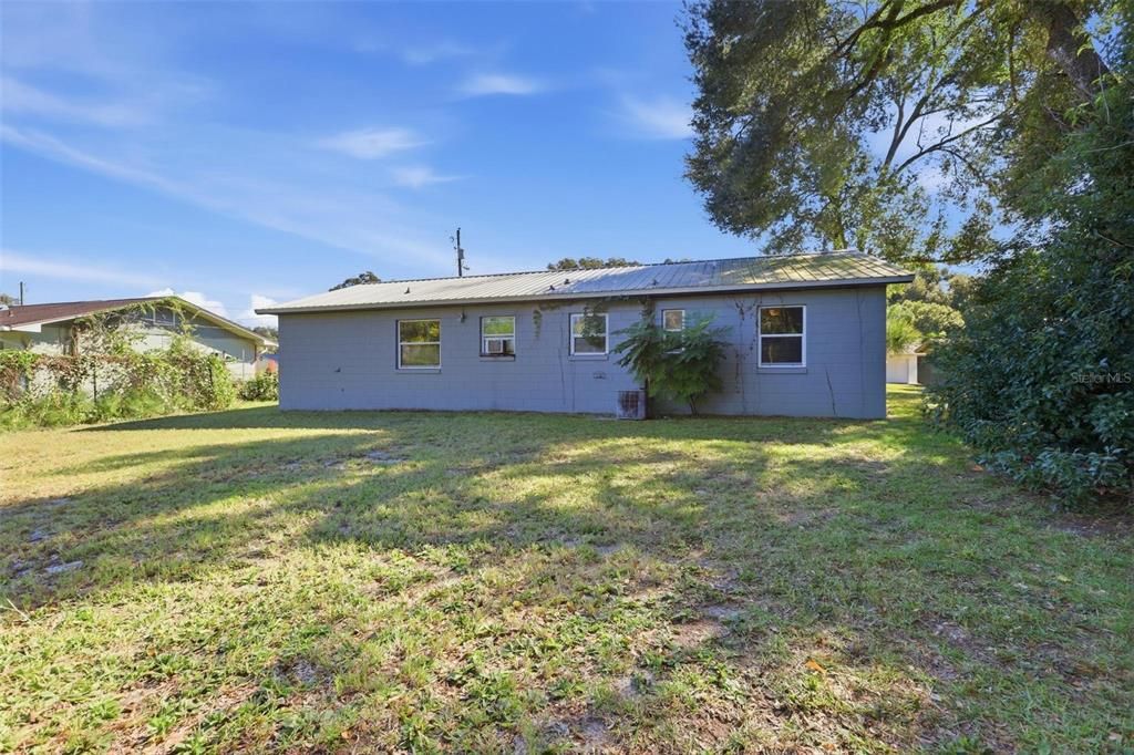 For Sale: $230,000 (3 beds, 1 baths, 1014 Square Feet)