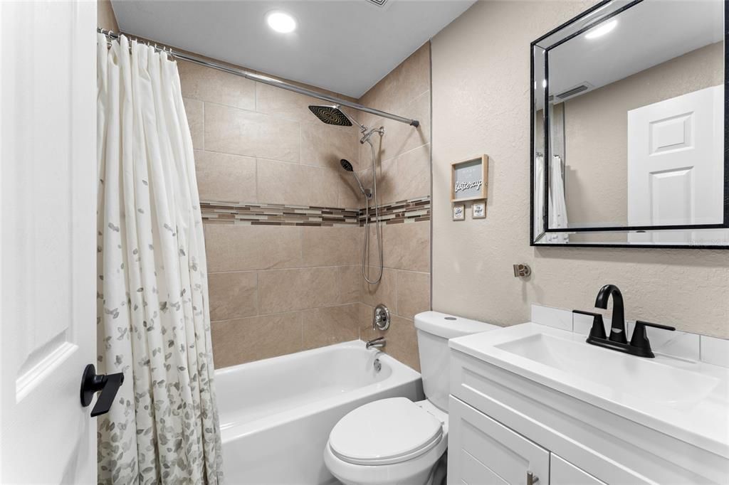 En Venta: $430,000 (3 camas, 2 baños, 1607 Pies cuadrados)