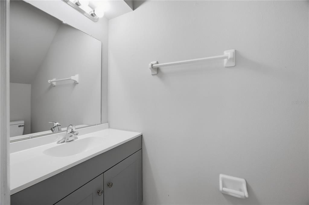 For Rent: $1,650 (3 beds, 2 baths, 1088 Square Feet)