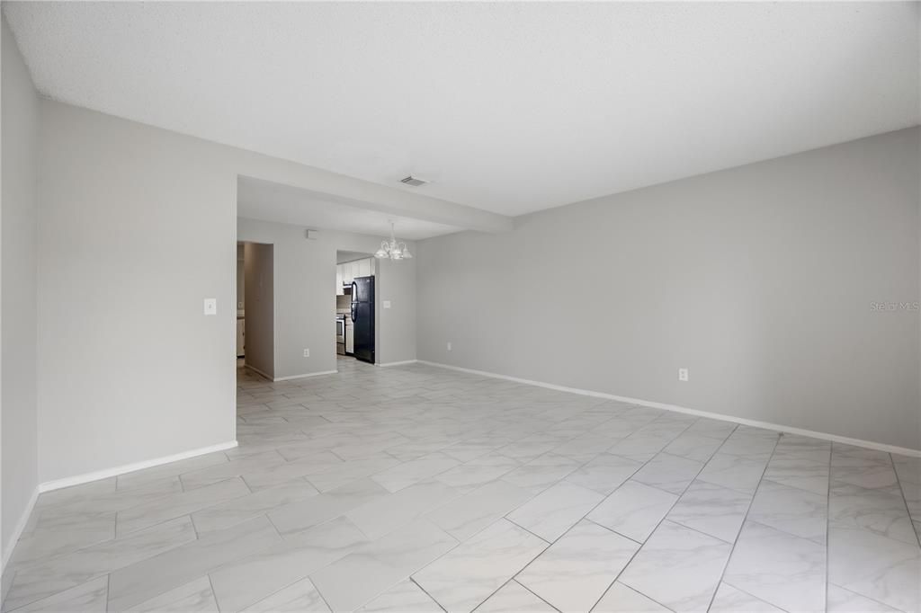 For Rent: $1,650 (3 beds, 2 baths, 1088 Square Feet)