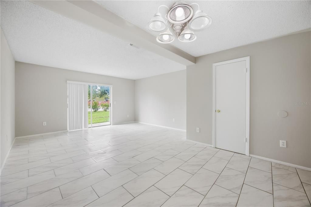 For Rent: $1,650 (3 beds, 2 baths, 1088 Square Feet)