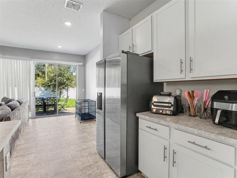 For Sale: $300,000 (3 beds, 2 baths, 1437 Square Feet)