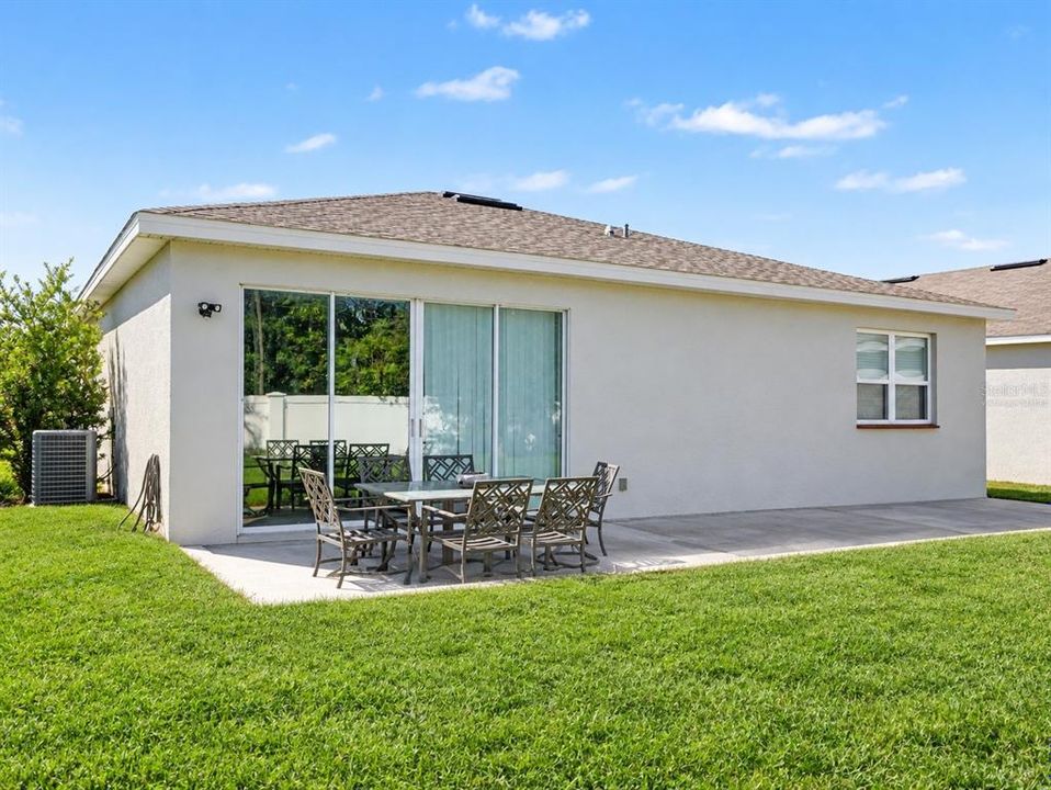 For Sale: $300,000 (3 beds, 2 baths, 1437 Square Feet)