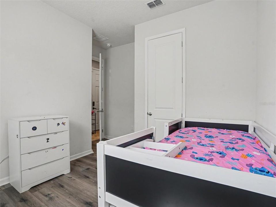 For Sale: $300,000 (3 beds, 2 baths, 1437 Square Feet)