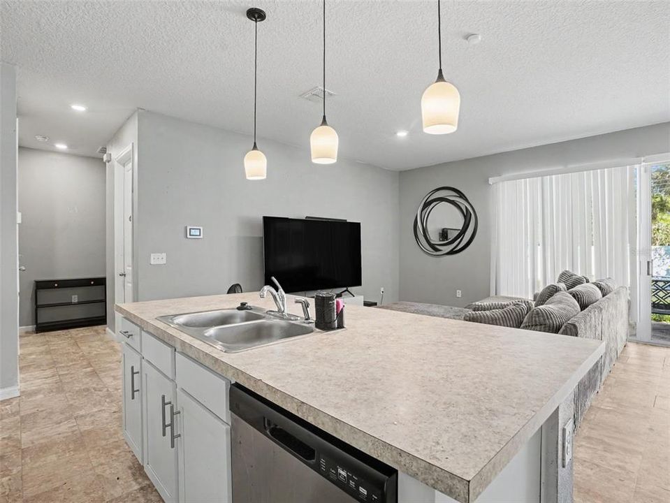 For Sale: $300,000 (3 beds, 2 baths, 1437 Square Feet)
