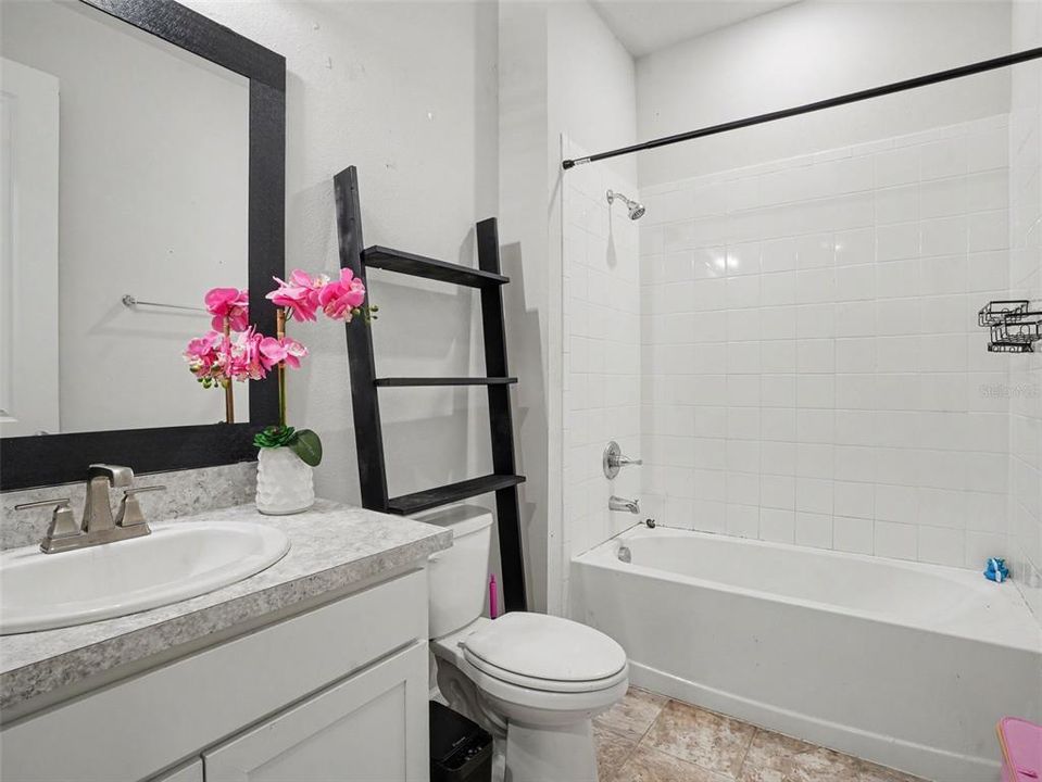 For Sale: $300,000 (3 beds, 2 baths, 1437 Square Feet)
