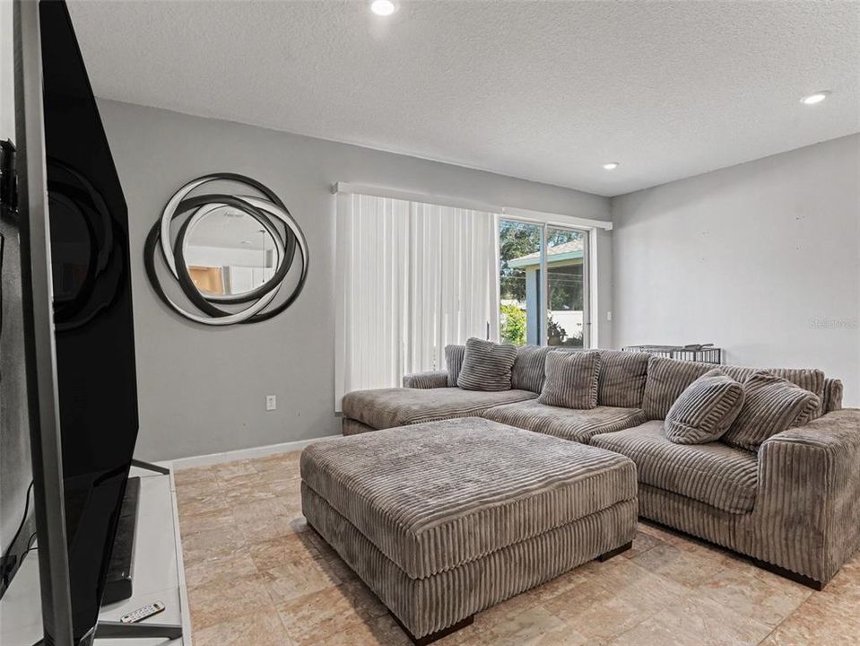 For Sale: $300,000 (3 beds, 2 baths, 1437 Square Feet)