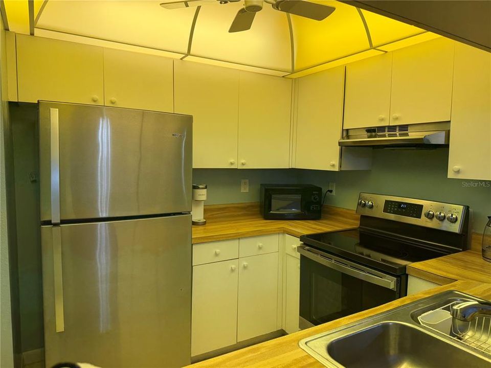 В аренду: $1,950 (2 спален, 2 ванн, 1062 Квадратных фут)