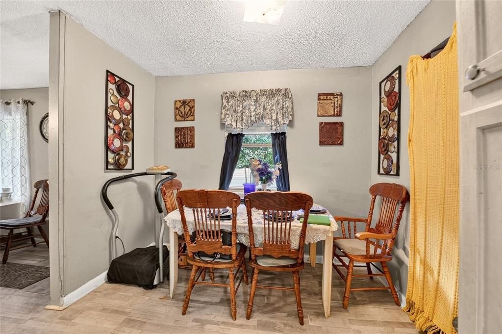 For Sale: $199,000 (3 beds, 1 baths, 1416 Square Feet)