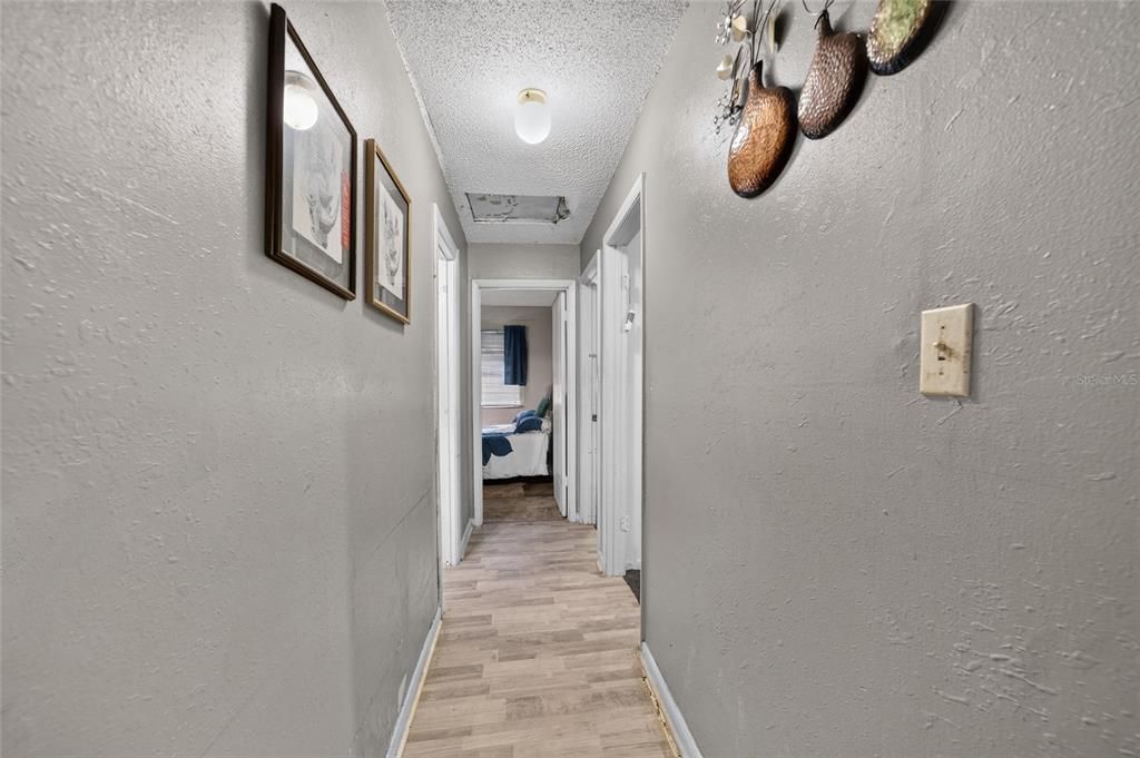 For Sale: $199,000 (3 beds, 1 baths, 1416 Square Feet)