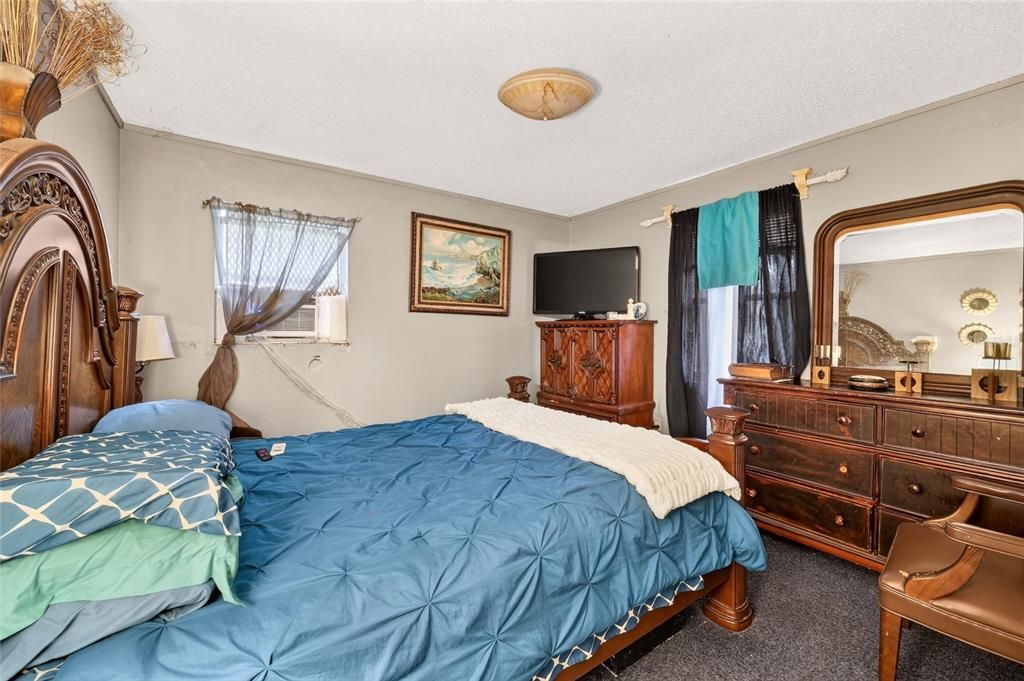 For Sale: $199,000 (3 beds, 1 baths, 1416 Square Feet)