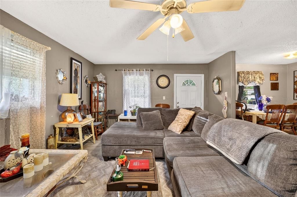 For Sale: $199,000 (3 beds, 1 baths, 1416 Square Feet)