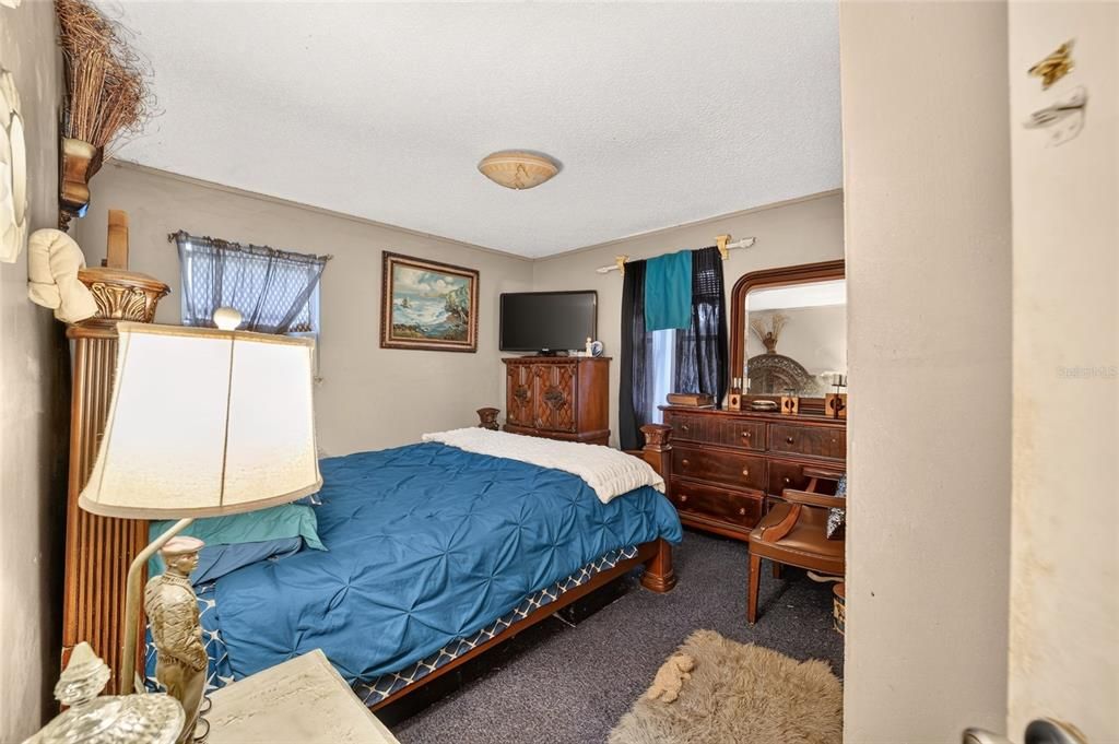 For Sale: $199,000 (3 beds, 1 baths, 1416 Square Feet)