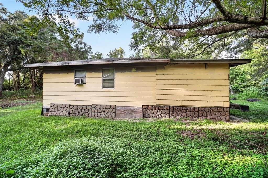 For Sale: $199,000 (3 beds, 1 baths, 1416 Square Feet)