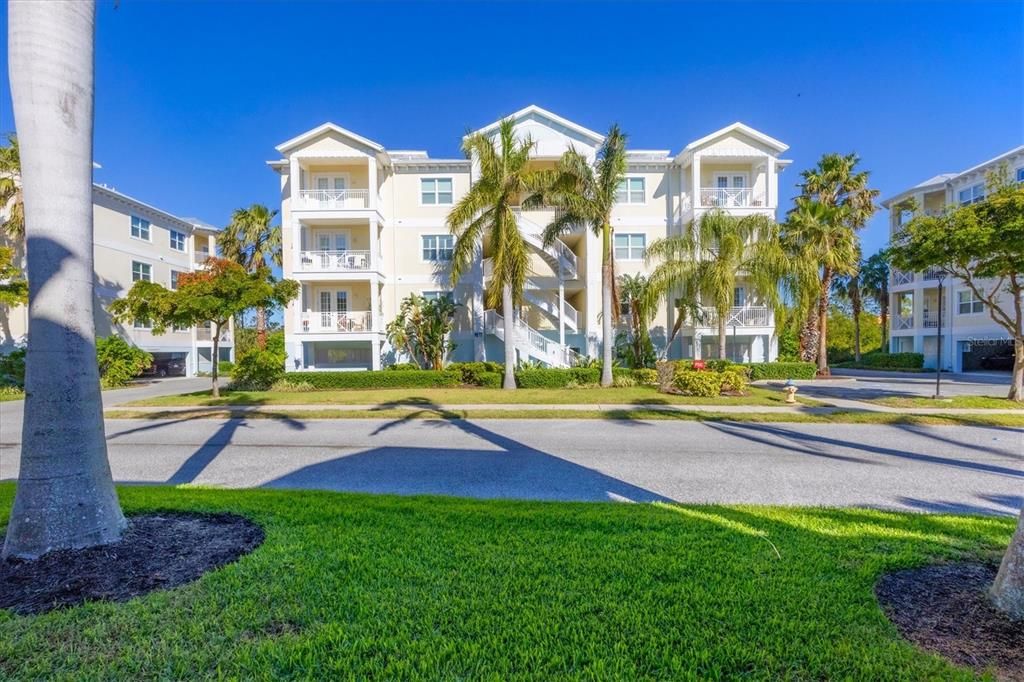 For Sale: $419,000 (3 beds, 2 baths, 1854 Square Feet)