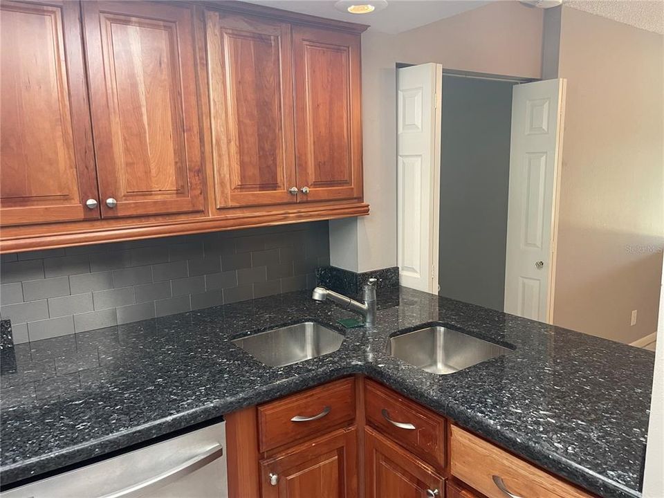 En Venta: $199,500 (2 camas, 1 baños, 1100 Pies cuadrados)