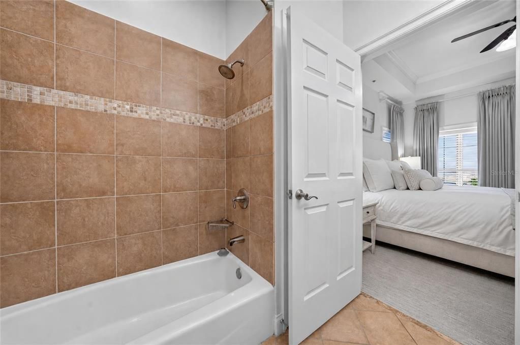For Sale: $1,200,000 (3 beds, 3 baths, 2588 Square Feet)