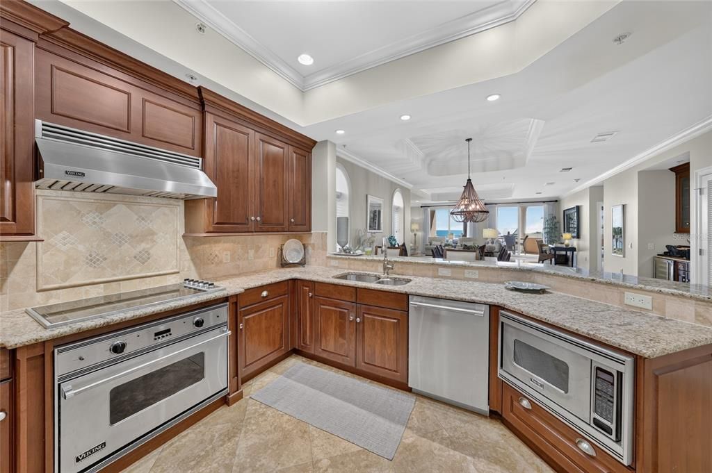 For Sale: $1,200,000 (3 beds, 3 baths, 2588 Square Feet)