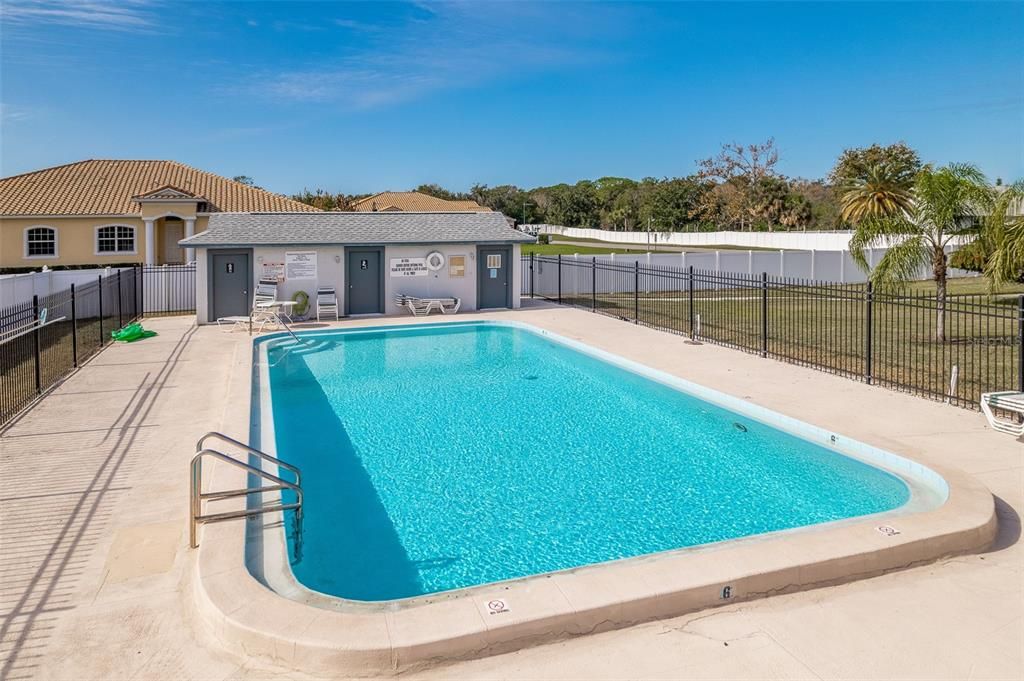 For Sale: $153,000 (2 beds, 2 baths, 990 Square Feet)