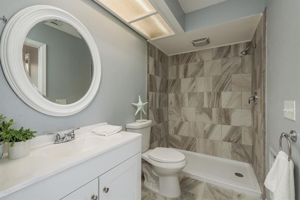 For Sale: $153,000 (2 beds, 2 baths, 990 Square Feet)