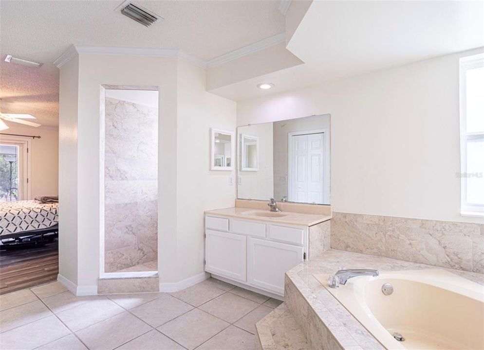 For Sale: $435,000 (4 beds, 3 baths, 2238 Square Feet)