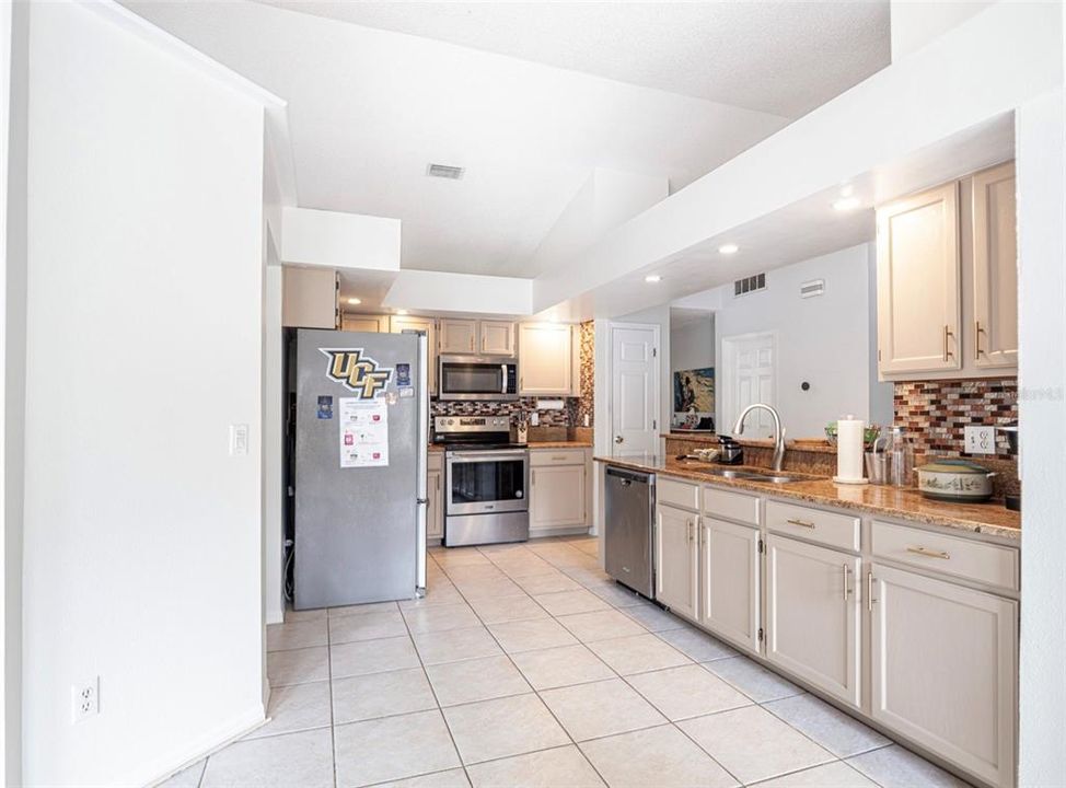 For Sale: $435,000 (4 beds, 3 baths, 2238 Square Feet)