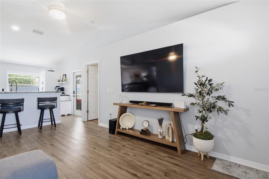 En Venta: $369,500 (2 camas, 2 baños, 1107 Pies cuadrados)