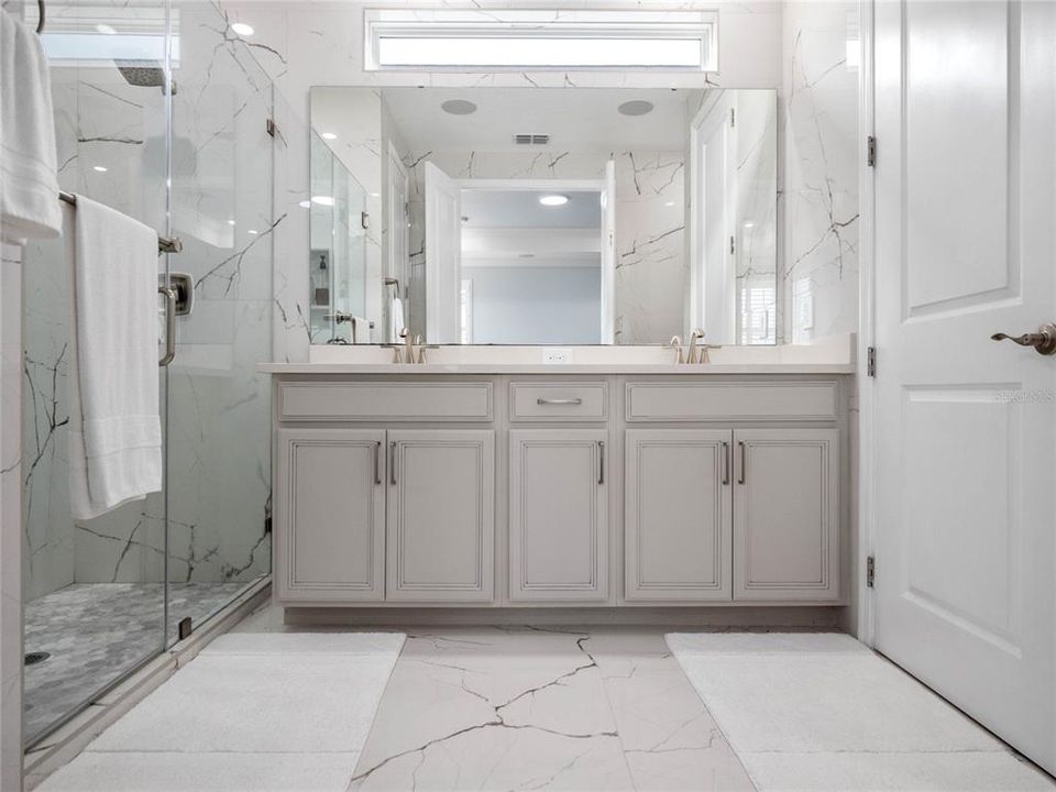 For Sale: $550,000 (3 beds, 2 baths, 1892 Square Feet)