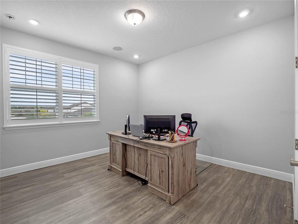 For Sale: $550,000 (3 beds, 2 baths, 1892 Square Feet)
