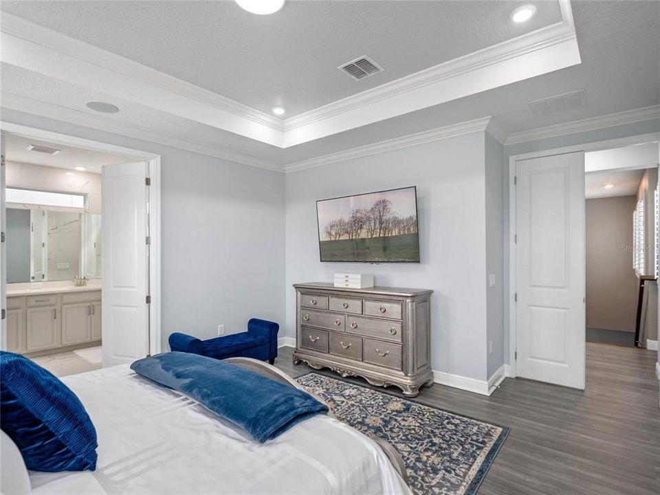 For Sale: $550,000 (3 beds, 2 baths, 1892 Square Feet)