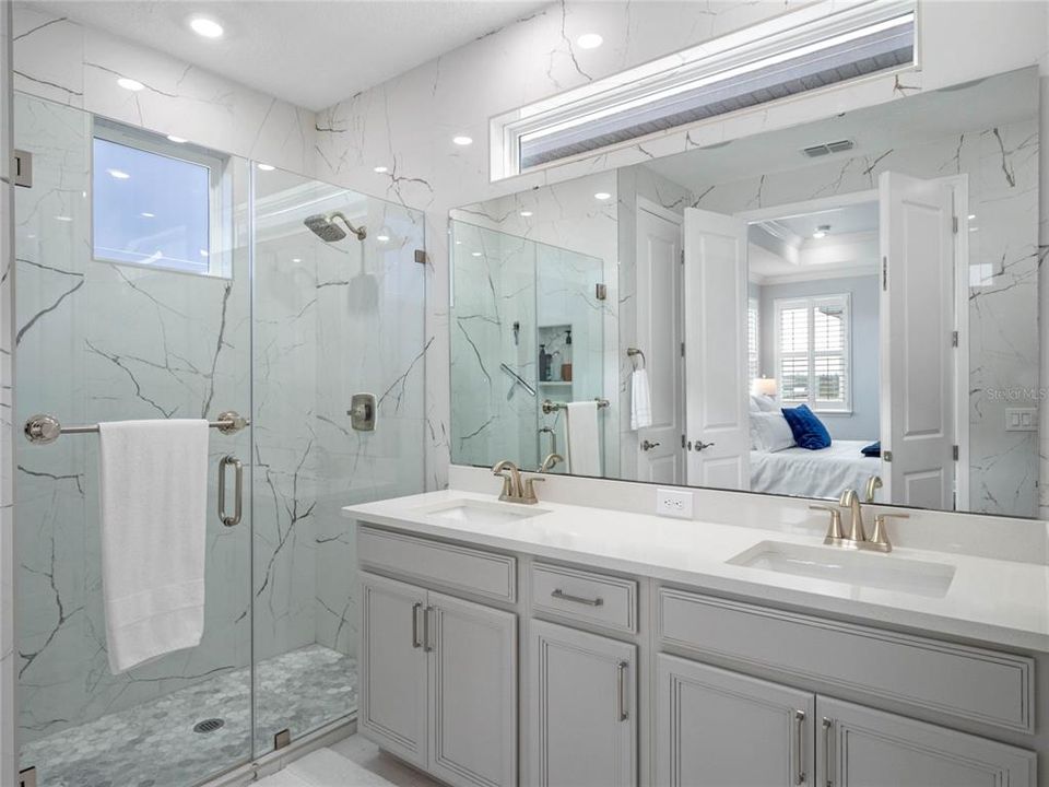 For Sale: $550,000 (3 beds, 2 baths, 1892 Square Feet)