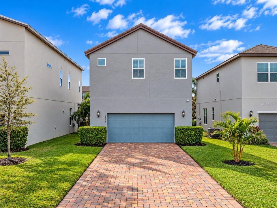 For Sale: $550,000 (3 beds, 2 baths, 1892 Square Feet)