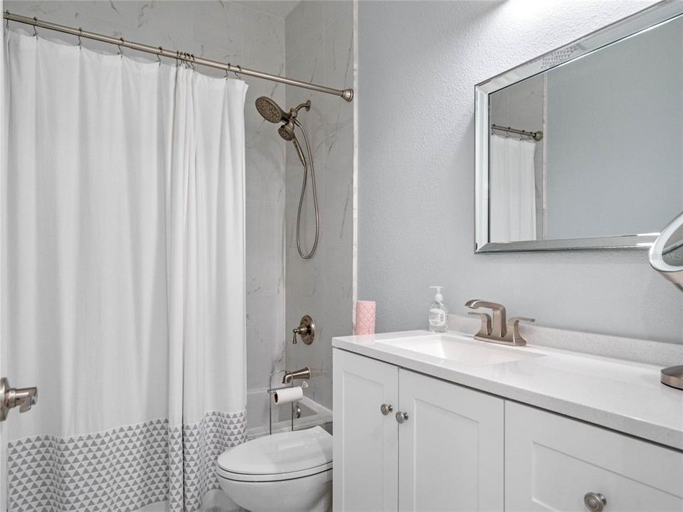 For Sale: $550,000 (3 beds, 2 baths, 1892 Square Feet)
