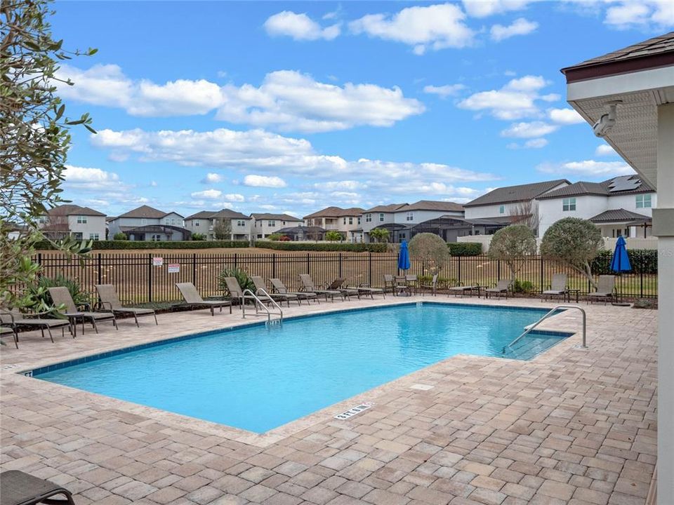 For Sale: $550,000 (3 beds, 2 baths, 1892 Square Feet)