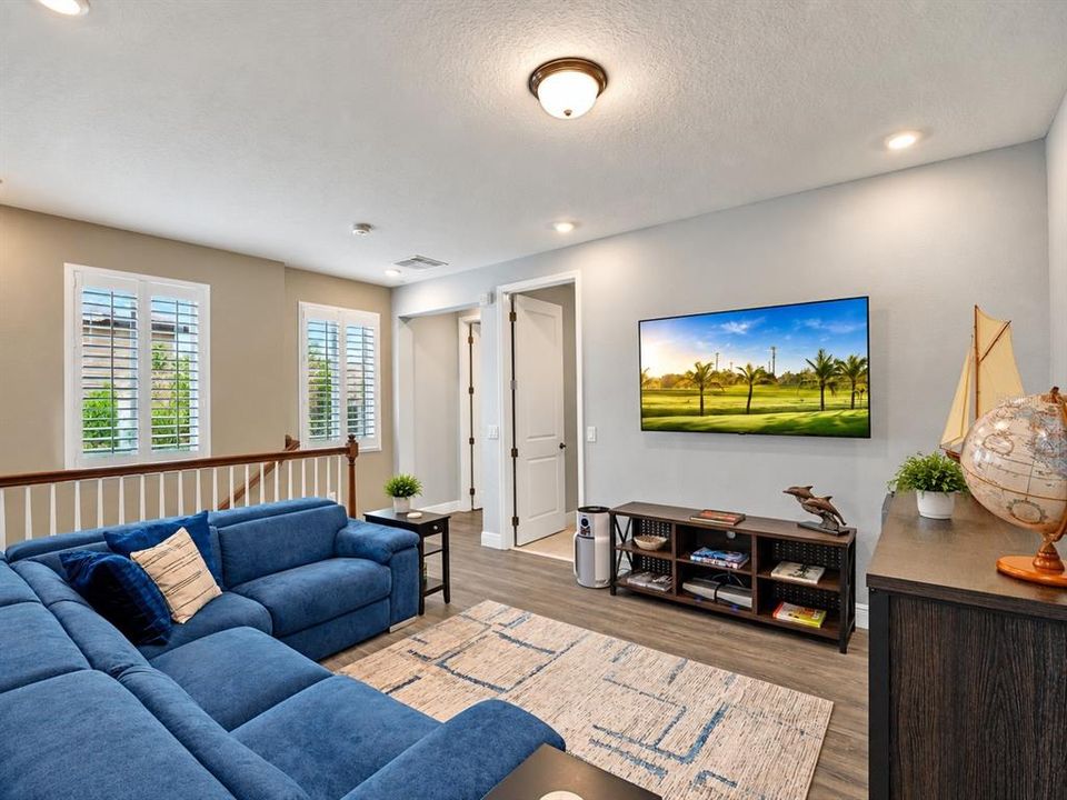For Sale: $550,000 (3 beds, 2 baths, 1892 Square Feet)