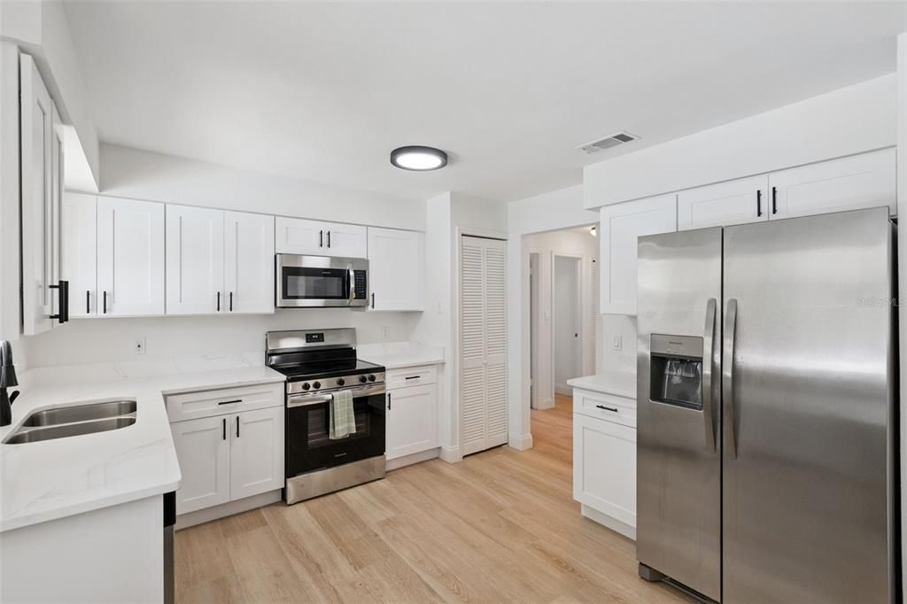 En Venta: $405,000 (3 camas, 2 baños, 1410 Pies cuadrados)
