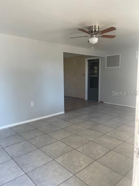 For Rent: $1,395 (3 beds, 1 baths, 816 Square Feet)