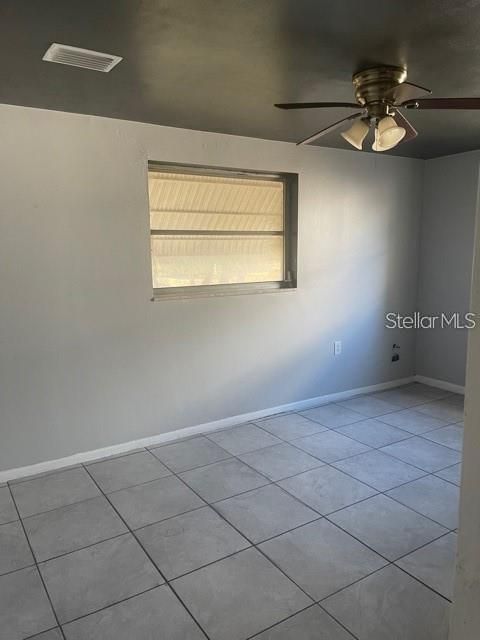 For Rent: $1,395 (3 beds, 1 baths, 816 Square Feet)