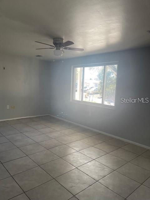 For Rent: $1,395 (3 beds, 1 baths, 816 Square Feet)